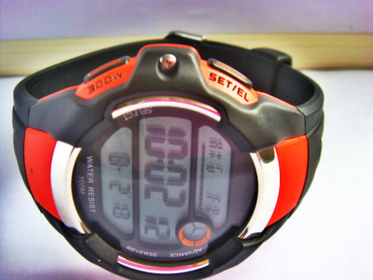 Mens Waterproof Round Sporty Quartz Digital Watches With 15 Lap Memory