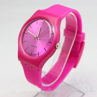 Purpurrote Silikonkautschuk-Uhr Vogues mit Japan-Bewegung, Armbanduhr Damen-Quartz