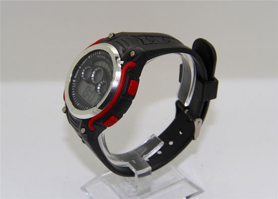 Die digitalen Armbanduhren der hinteren Männer des Edelstahls mit der Stoppuhr mit vier roten Knöpfen, Warnung